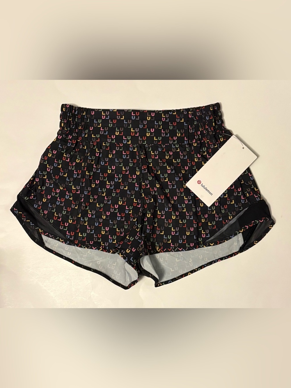 Lululemon Hotty Hot High-Rise Lined Short 2.5"